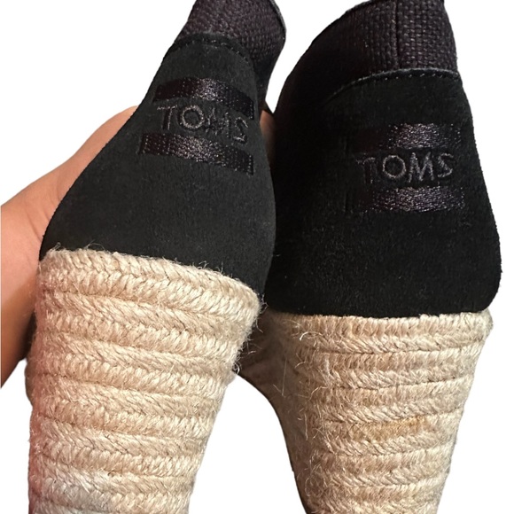 TOMS booties wedge Women's Wheat Suede black in color preowned size 8.5 - Picture 3 of 4